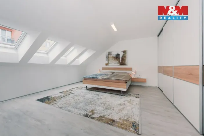 Pronájem bytu 2+kk, Pardubice - Zelené Předměstí, Na Hrádku, 68 m2