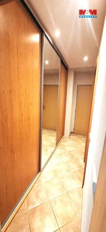 Prodej bytu 1+kk, Davle, Sídliště, 41 m2