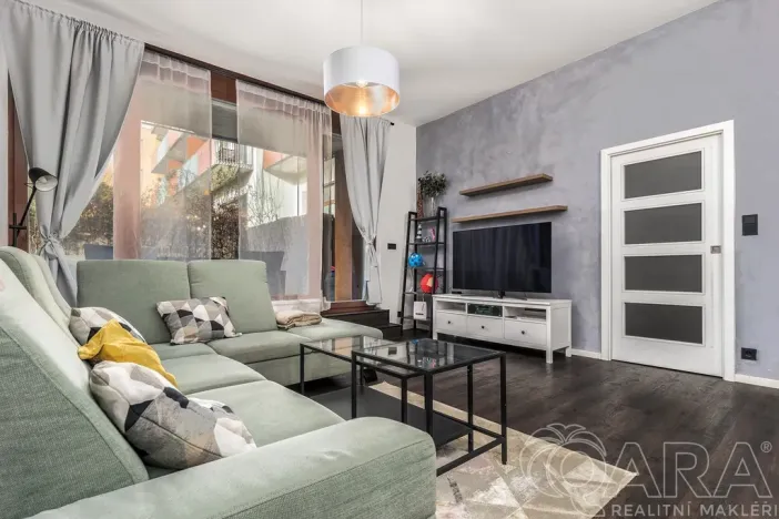 Pronájem bytu 4+kk, Čelákovice, náměstí 5. května, 114 m2