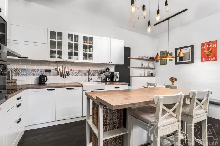 Pronájem bytu 4+kk, Čelákovice, náměstí 5. května, 114 m2