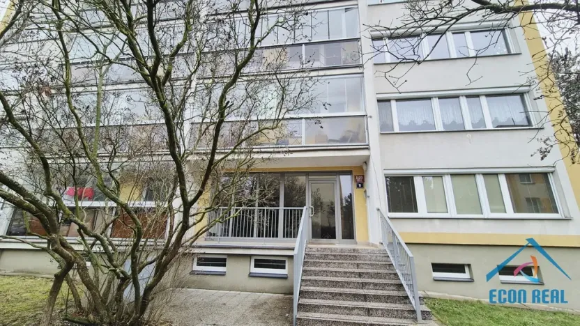 Pronájem kanceláře, Praha - Kobylisy, Pohnertova, 42 m2