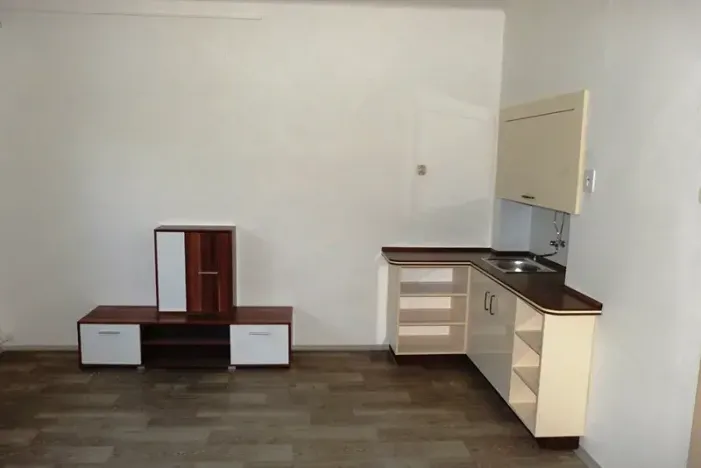 Pronájem kanceláře, Vizovice, Razov, 62 m2