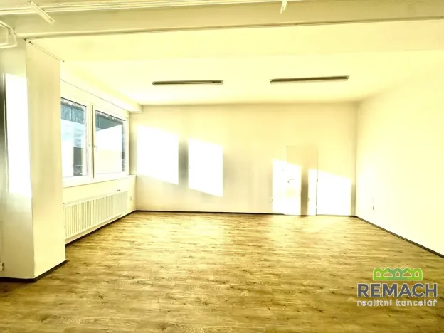 Pronájem kanceláře, Uherský Brod, U Korečnice, 57 m2