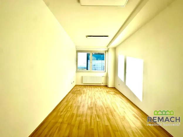 Pronájem kanceláře, Uherský Brod, U Korečnice, 57 m2