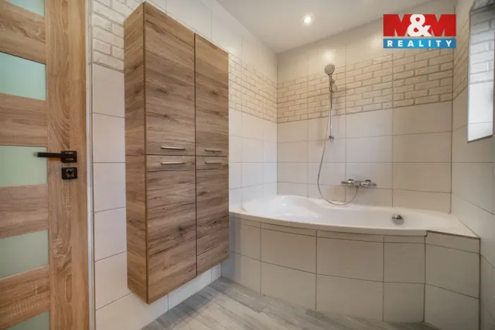 Prodej rodinného domu, Osík, 227 m2