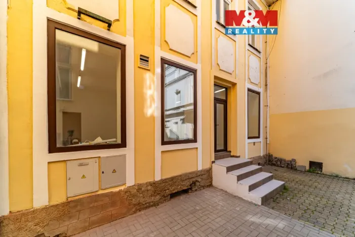 Pronájem obchodního prostoru, Mariánské Lázně, Hlavní třída, 76 m2