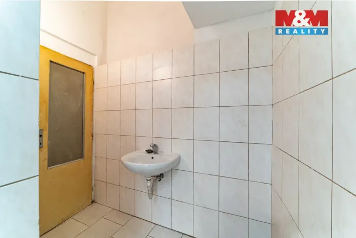 Pronájem obchodního prostoru, Mariánské Lázně, Hlavní třída, 76 m2