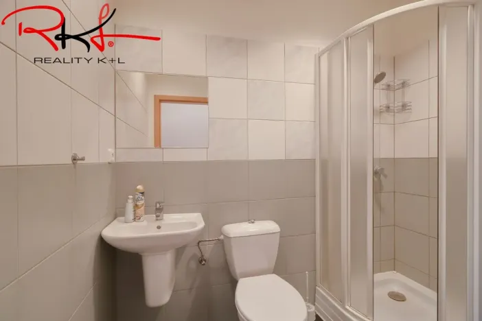 Pronájem kanceláře, Roudnice nad Labem, Husovo náměstí, 101 m2