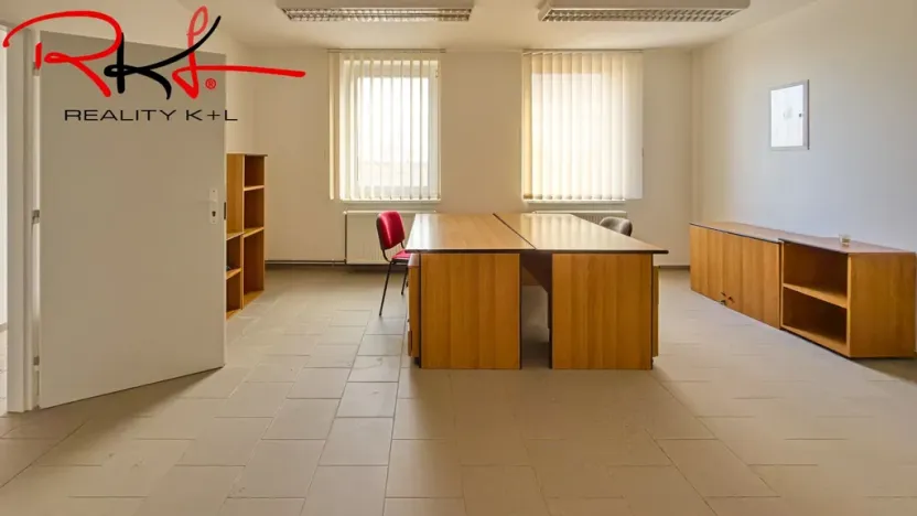 Pronájem výrobních prostor, Martiněves, 198 m2