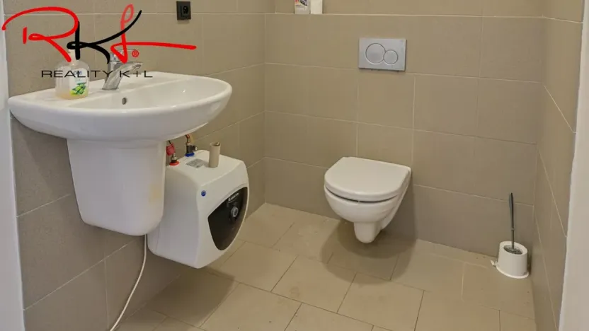 Pronájem výrobních prostor, Martiněves, 198 m2