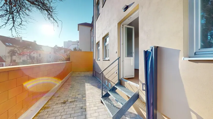 Pronájem bytu 1+kk, Praha - Břevnov, Na Petynce, 35 m2