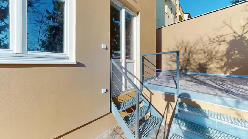 Pronájem bytu 1+kk, Praha - Břevnov, Na Petynce, 35 m2