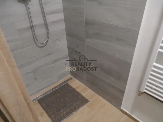 Pronájem bytu 1+kk, Znojmo, Pražská sídl., 20 m2