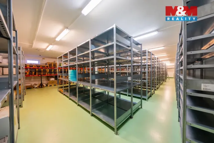 Pronájem výrobních prostor, Žďár, 1089 m2