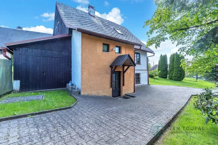 Prodej rodinného domu, Janov, 300 m2