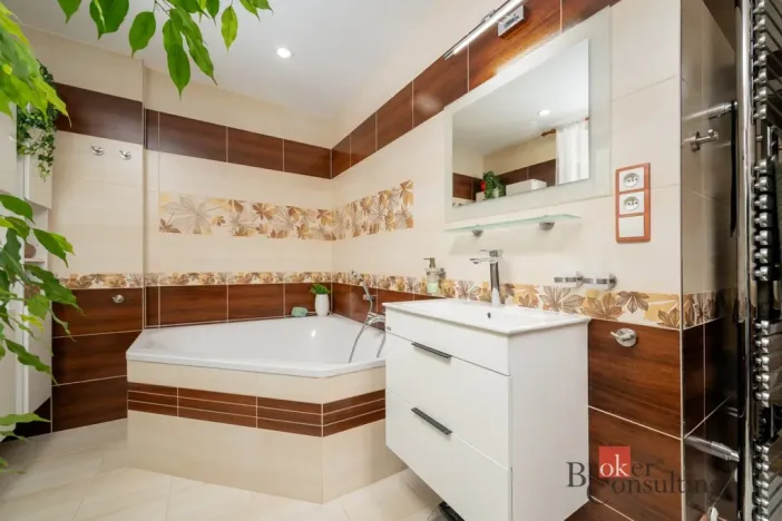 Prodej bytu 4+kk, Liberec - Liberec V-Kristiánov, Stavbařů, 101 m2