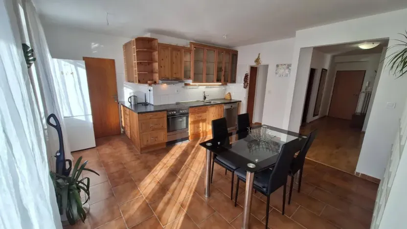 Pronájem bytu 2+1, Praha - Suchdol, Na mírách, 95 m2