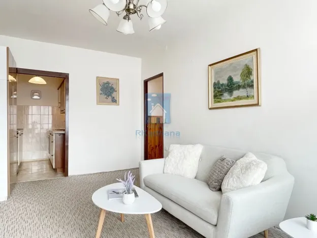 Pronájem bytu 2+kk, Praha, Rajmonova, 43 m2