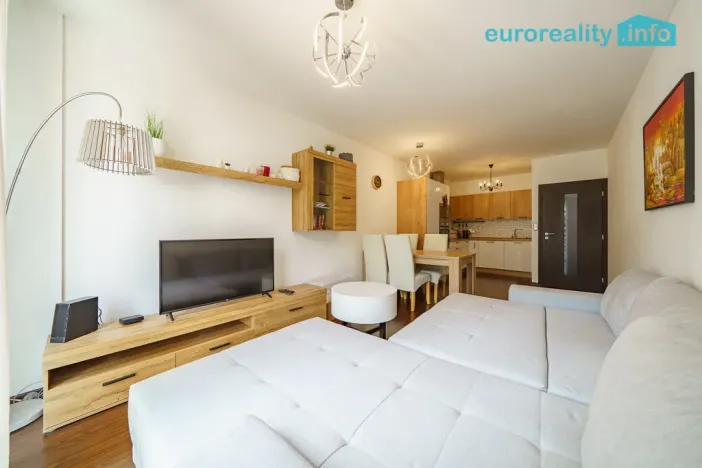 Pronájem bytu 2+kk, Karlovy Vary, Mattoniho nábřeží, 62 m2