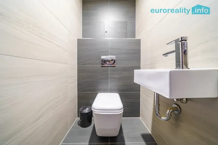 Pronájem bytu 2+kk, Karlovy Vary, Mattoniho nábřeží, 62 m2