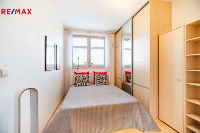 Pronájem bytu 2+kk, Praha - Libeň, Českomoravská, 59 m2