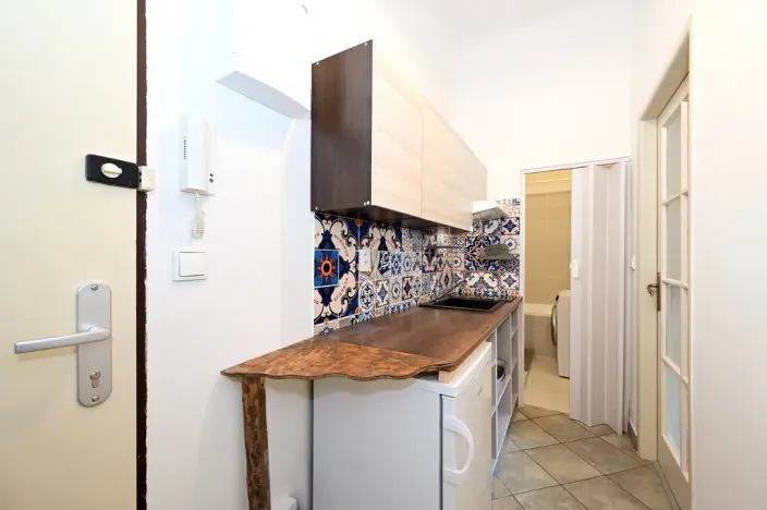 Pronájem bytu 1+kk, Praha - Vokovice, Krátký lán, 30 m2
