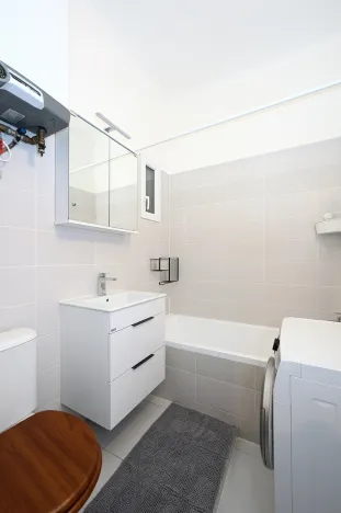 Pronájem bytu 1+kk, Praha - Vokovice, Krátký lán, 30 m2