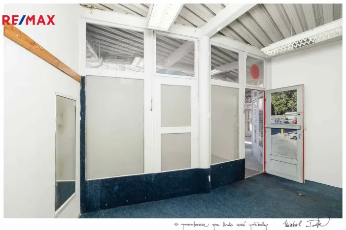 Pronájem obchodního prostoru, Zlín, třída Tomáše Bati, 20 m2