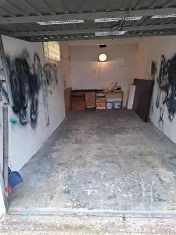 Pronájem garáže, Hradec Králové, U Mostku, 19 m2