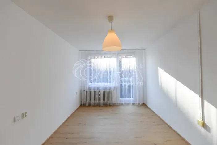 Pronájem bytu 2+kk, Praha - Kobylisy, Famfulíkova, 43 m2