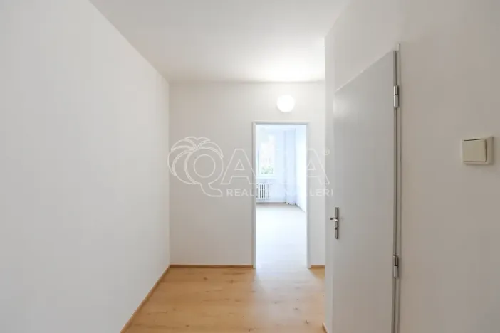 Pronájem bytu 2+kk, Praha - Kobylisy, Famfulíkova, 43 m2