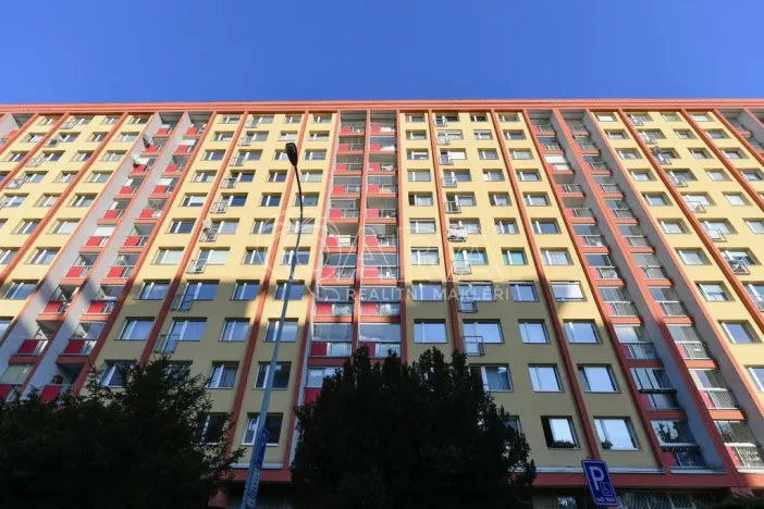 Pronájem bytu 2+kk, Praha - Kobylisy, Famfulíkova, 43 m2