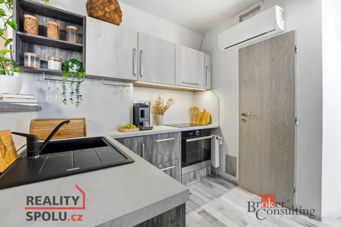 Prodej bytu 3+kk, Sezemice, Nerudova, 65 m2