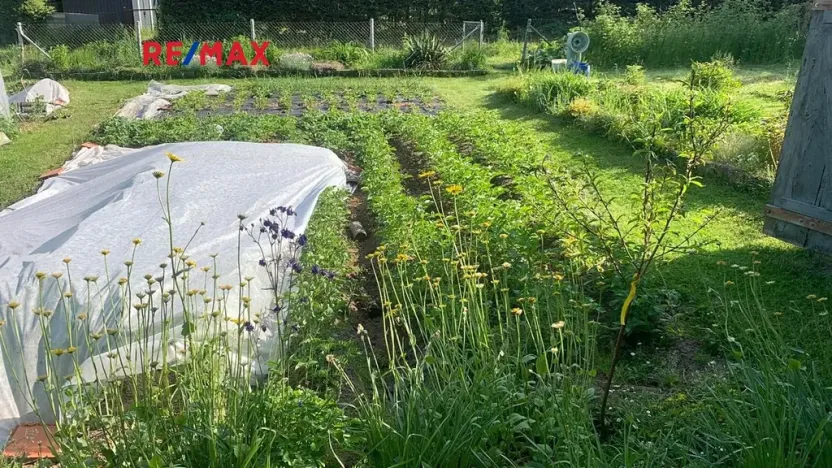 Prodej zahrady, Kamenice, 1533 m2