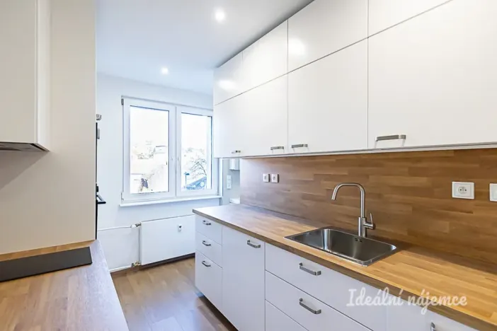 Pronájem bytu 2+1, Praha, Káranská, 56 m2