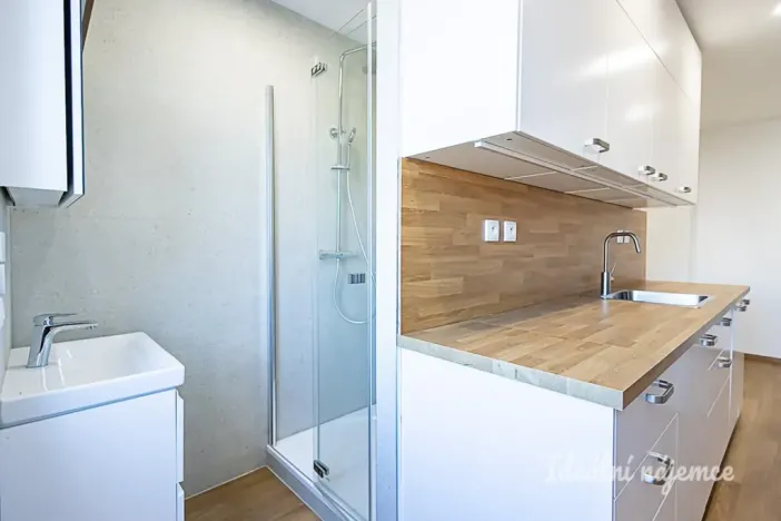 Pronájem bytu 2+1, Praha, Káranská, 56 m2