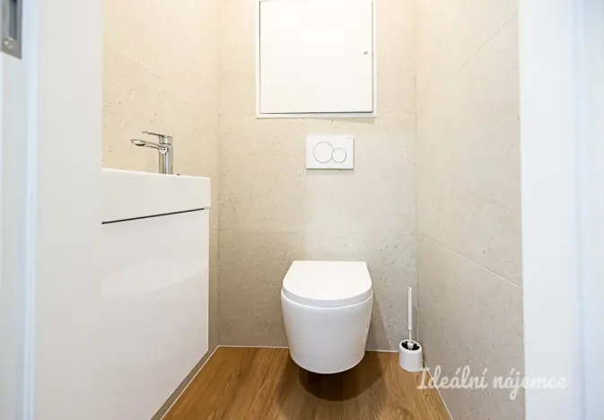 Pronájem bytu 2+1, Praha, Káranská, 56 m2