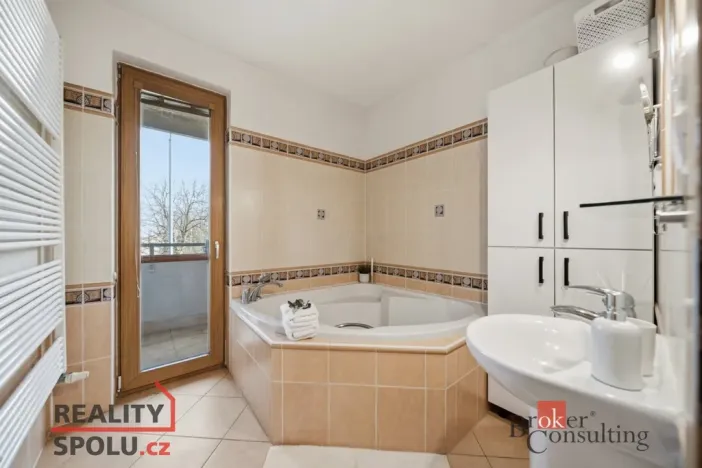 Prodej bytu 3+kk, Hradec Králové, Pouchovská, 84 m2