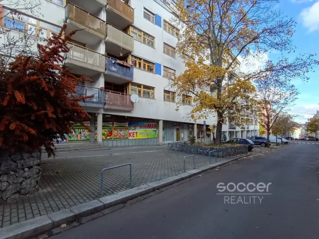 Pronájem bytu 1+kk, Praha - Smíchov, Randova, 40 m2