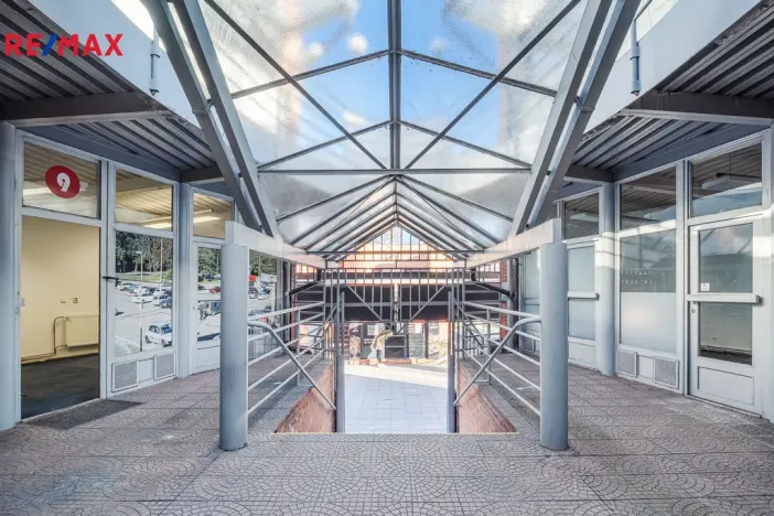 Pronájem obchodního prostoru, Zlín, třída Tomáše Bati, 13 m2