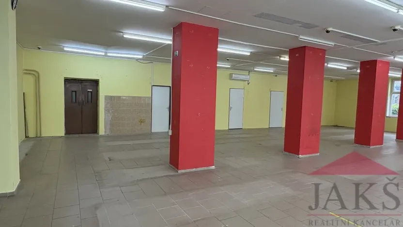 Prodej obchodního prostoru, Sušice - Sušice I, náměstí Svobody, 385 m2