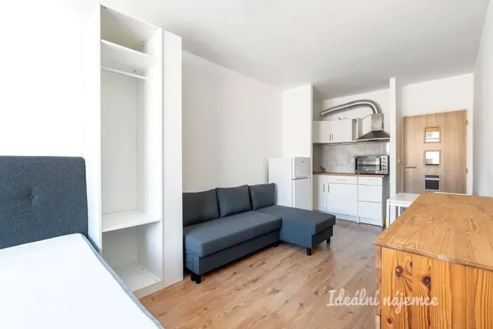 Pronájem bytu 1+kk, Praha - Troja, Hnězdenská, 25 m2