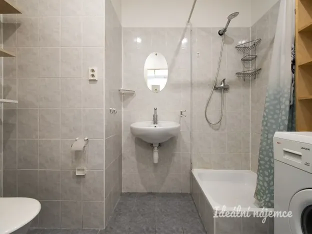 Pronájem bytu 1+kk, Praha - Troja, Hnězdenská, 25 m2