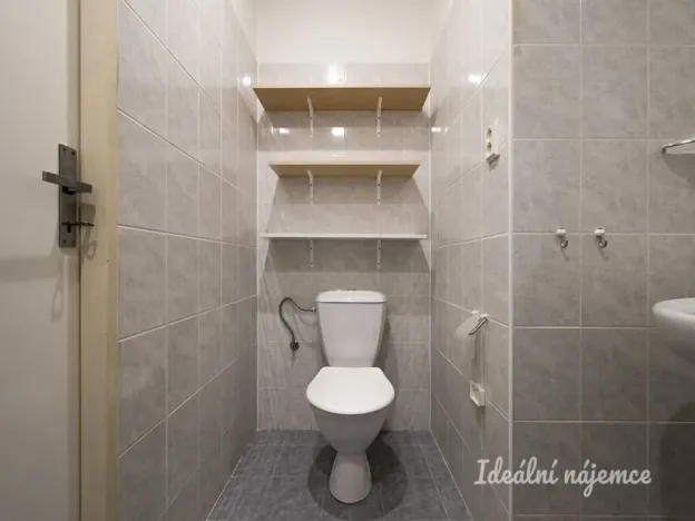 Pronájem bytu 1+kk, Praha - Troja, Hnězdenská, 25 m2