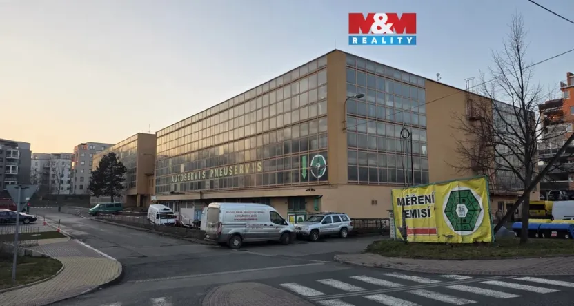 Pronájem garážového stání, Praha - Střížkov, Lovosická, 18 m2