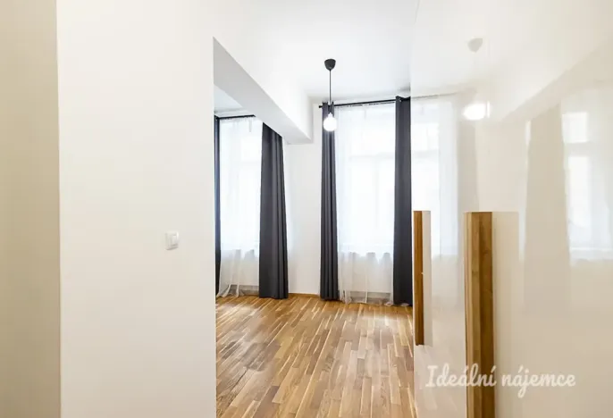 Pronájem bytu 1+kk, Praha - Holešovice, Heřmanova, 32 m2