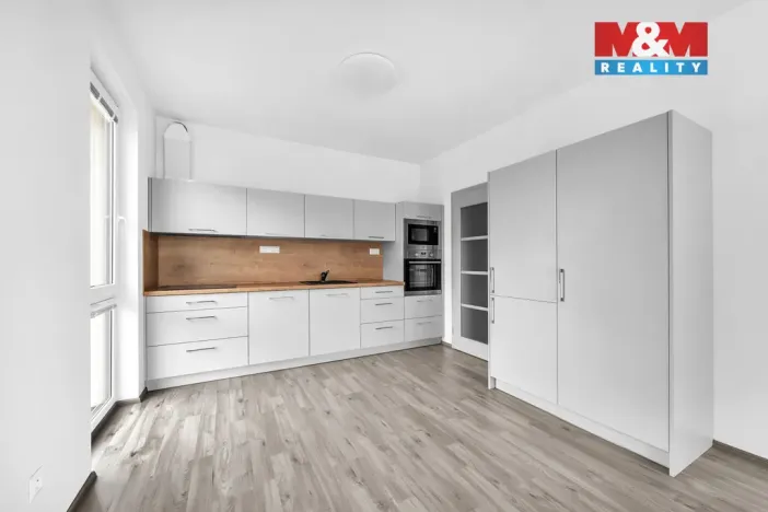 Pronájem bytu 2+kk, Pardubice - Pardubičky, Nová Tesla, 46 m2