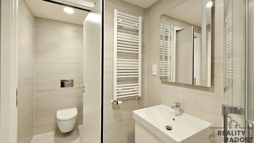 Pronájem bytu 1+kk, Praha - Hloubětín, Poděbradská, 32 m2