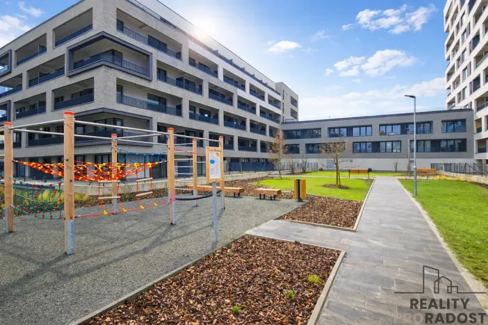 Pronájem bytu 1+kk, Praha - Hloubětín, Poděbradská, 32 m2