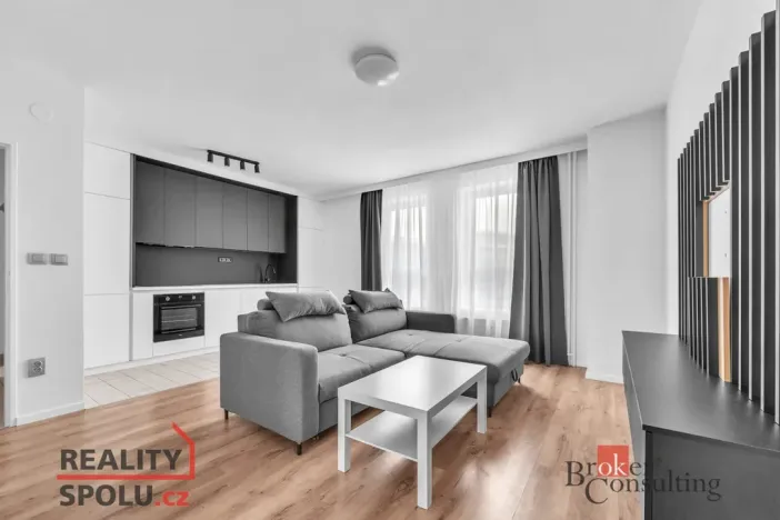 Pronájem bytu 2+kk, Hradec Králové - Kukleny, Pražská třída, 52 m2